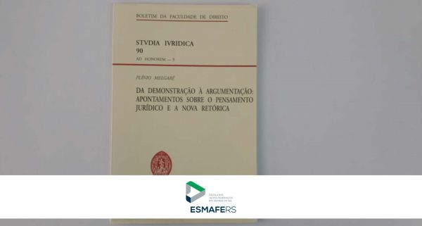 Biblioteca Teori Zavascki recebe livro de filosofia do direito. 